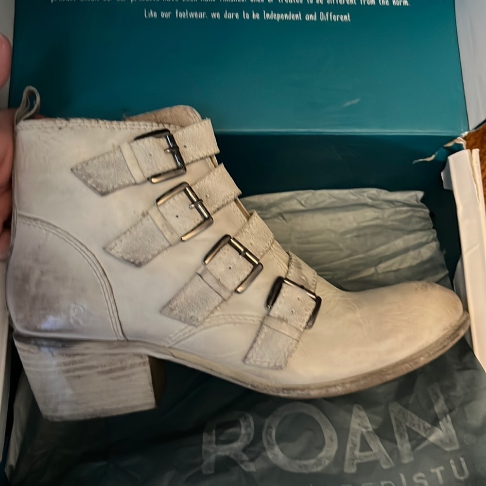 Roan zoey bootie size 8.5 brand new